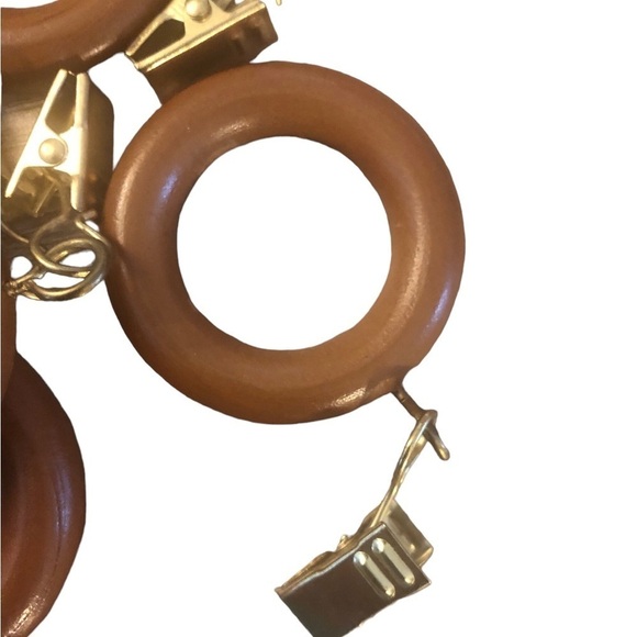 Lot of 37 VTG 1 Inch Faux Wood Curtain Rings With Clips Brown Home Decorating - Picture 2 of 2